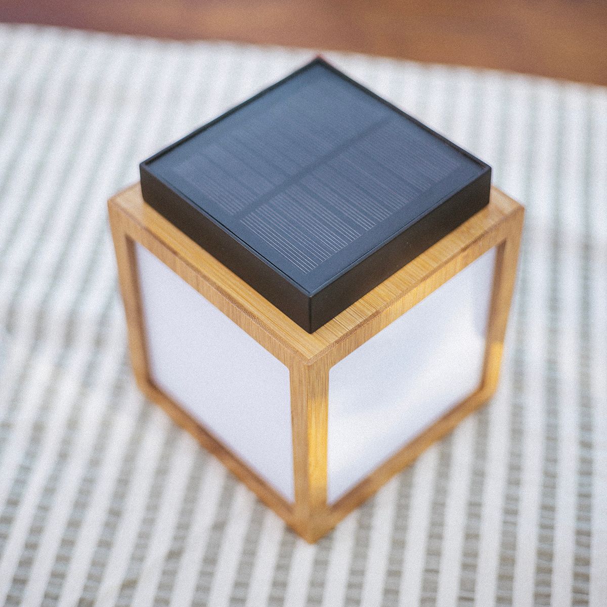 Tafellamp bamboe met vlam effect incl. LED IP44 solar oplaadbaar - Vega
