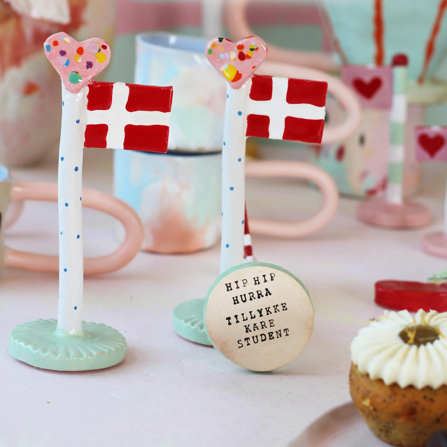 TheClayPlay  Studenterflag - H18-19 cm.