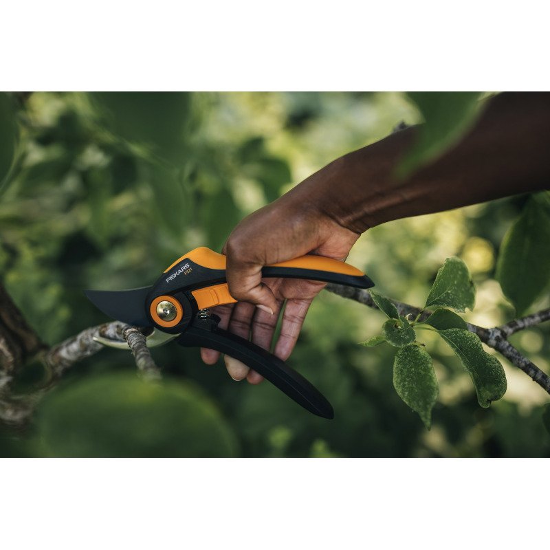 Sécateur polyvalent à lame franche Fiskars P521