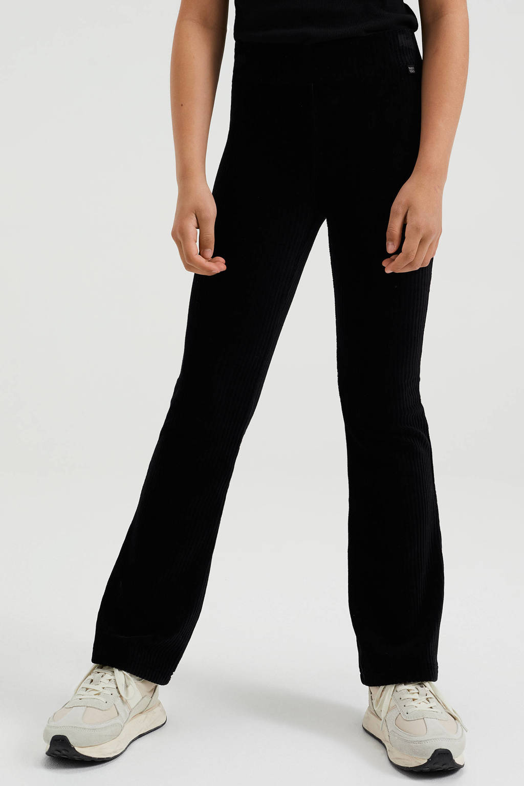 WE Fashion velours flared broek zwart