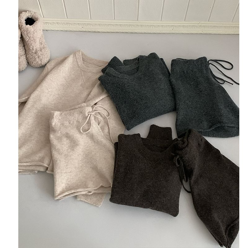staybabes - Set: Ronde hals effen trui + gebreide shorts met trekkoord in de taille