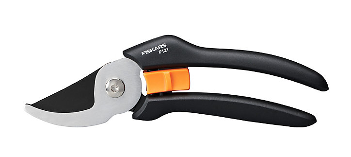 Sécateur à lame franche Solid P121 Fiskars