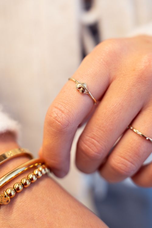 Starry ring met hartjes planeet