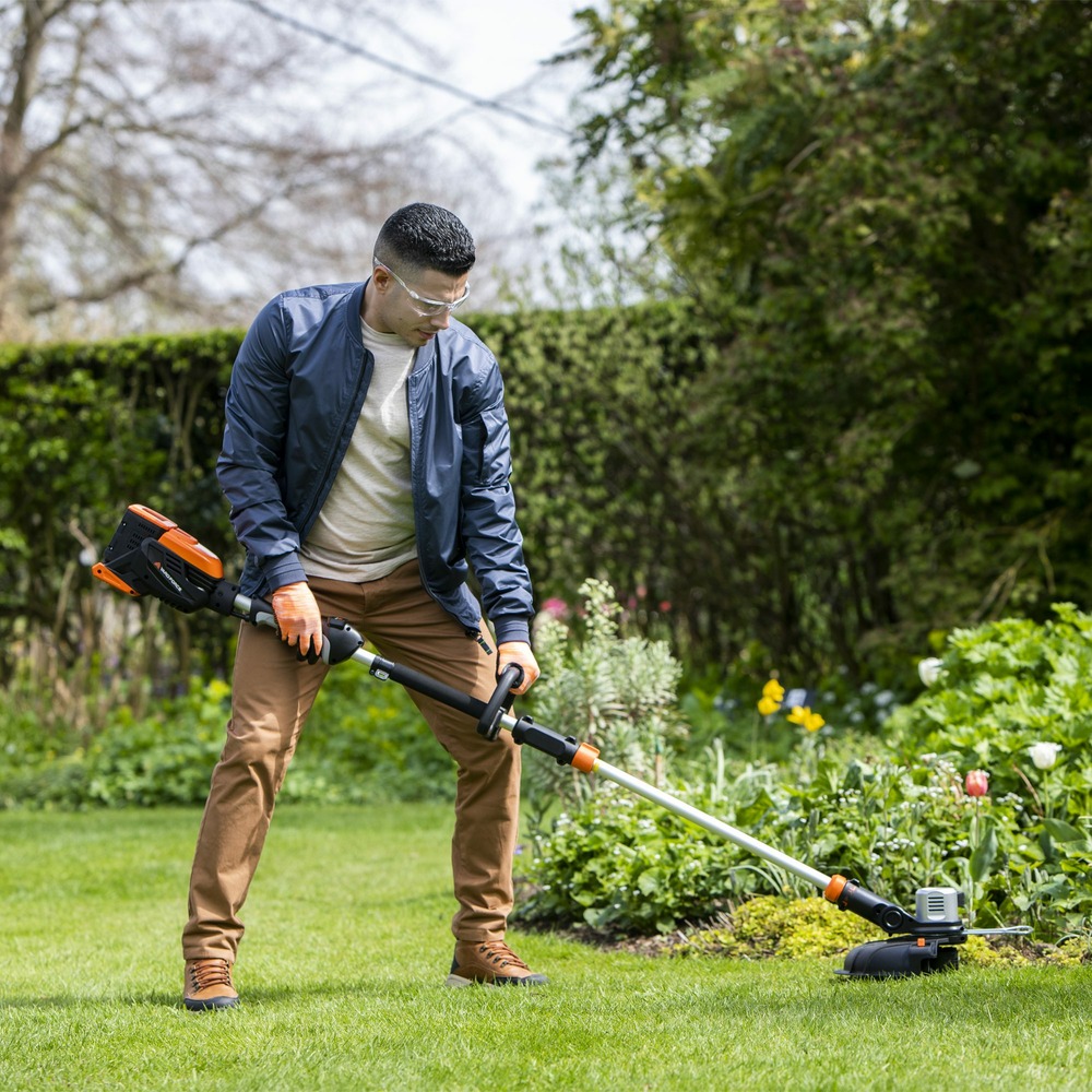 Yard force - débroussailleuse sans-fil 40v avec largeur de coupe 30cm sans batterie - lt g33aw