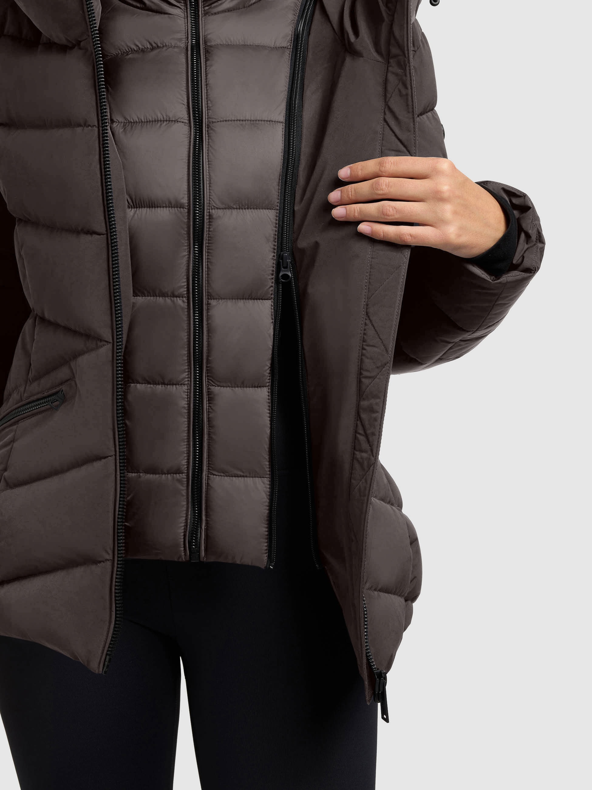 khujo Steppjacke »HERSCH« mit Kapuze Kapuze mit elastischem Kordelzug, elastische Bündchen am Ärmelfutter