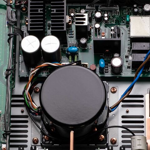 Marantz MODEL 30 – exclusieve hifi-stereoversterker Zilver-goud