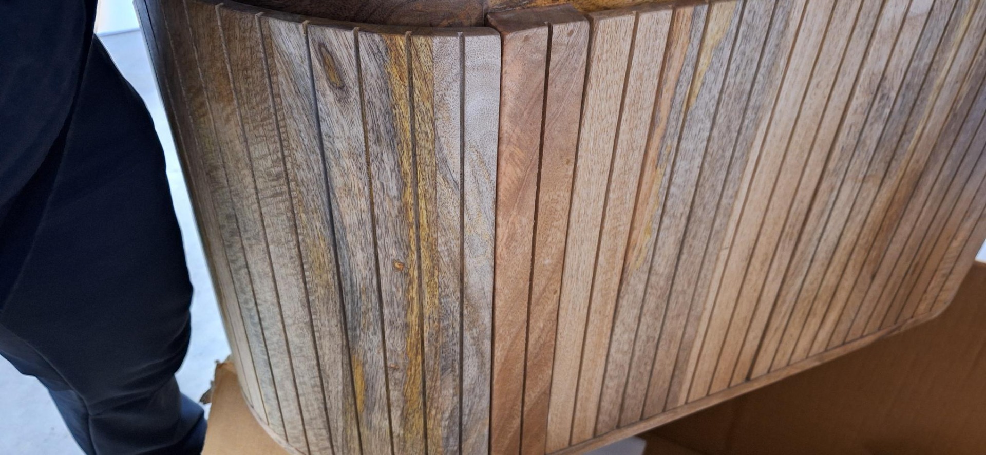 SCHADEMODEL: Livli Estrela badmeubel met ribbelfront 90cm mangohout zonder waskom