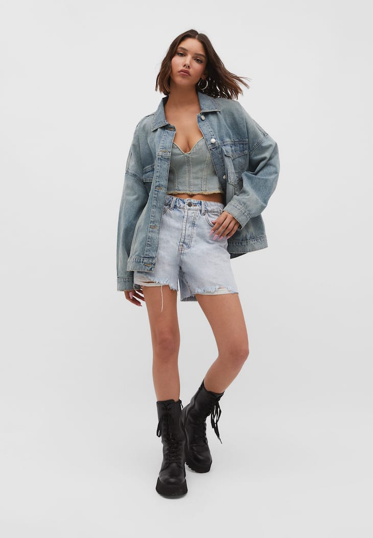 Bermuda jeans rasgada
