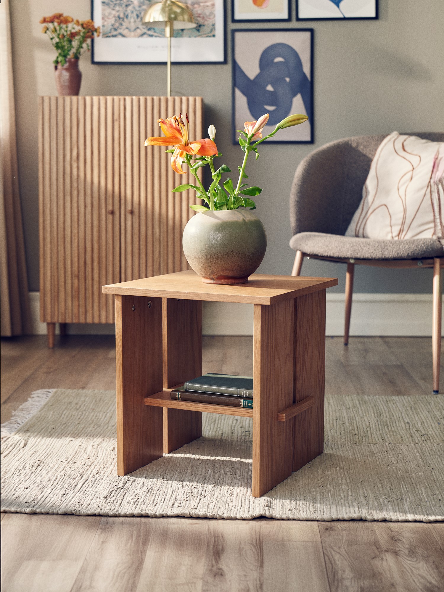 Sidebord | MDF/egefinér. 38 x 38 x 40 cm.  | Medium Wood