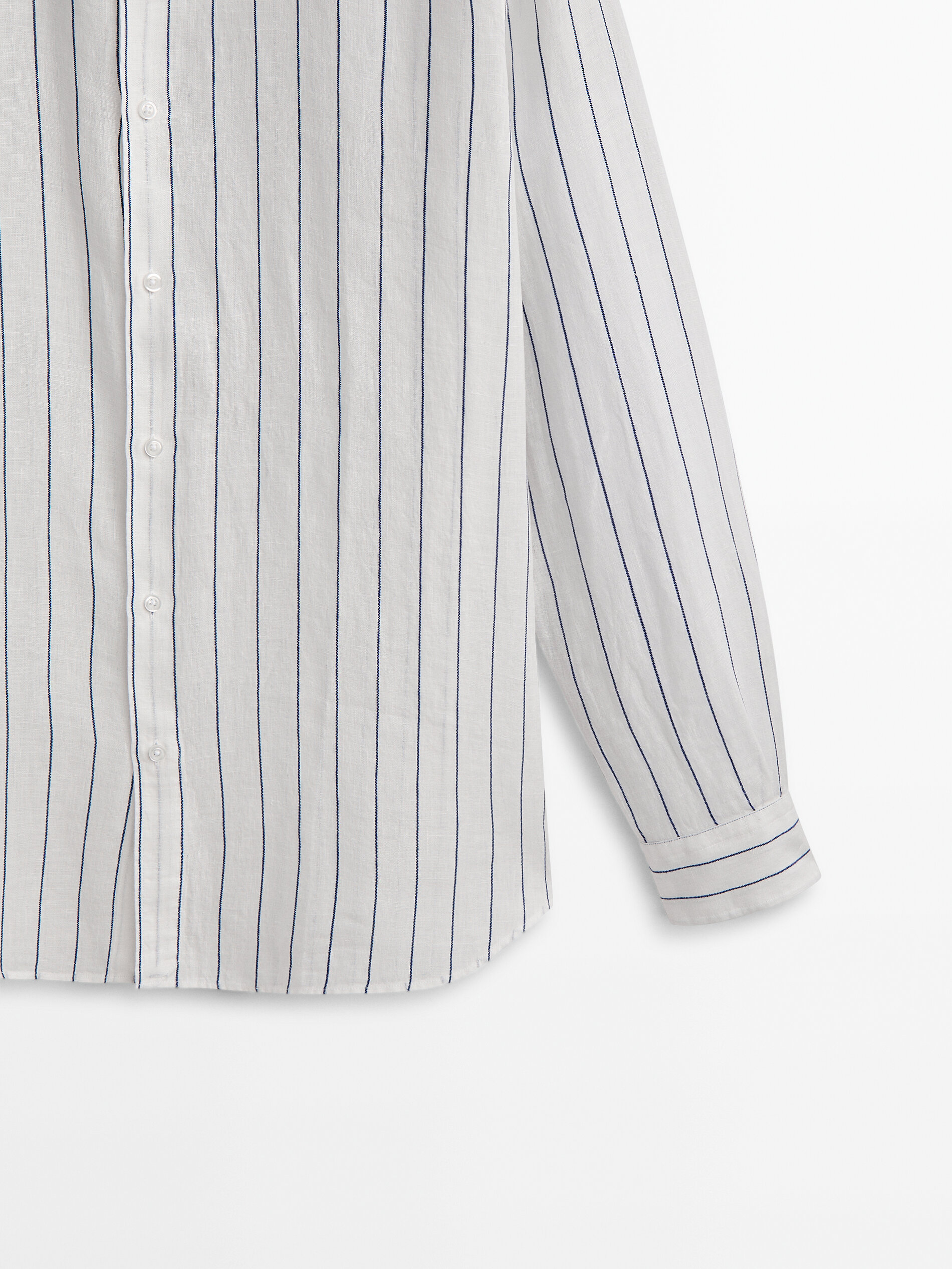 Camisa listrada, em mistura de linho e algodão, modelagem regular - AZUL ESCURO