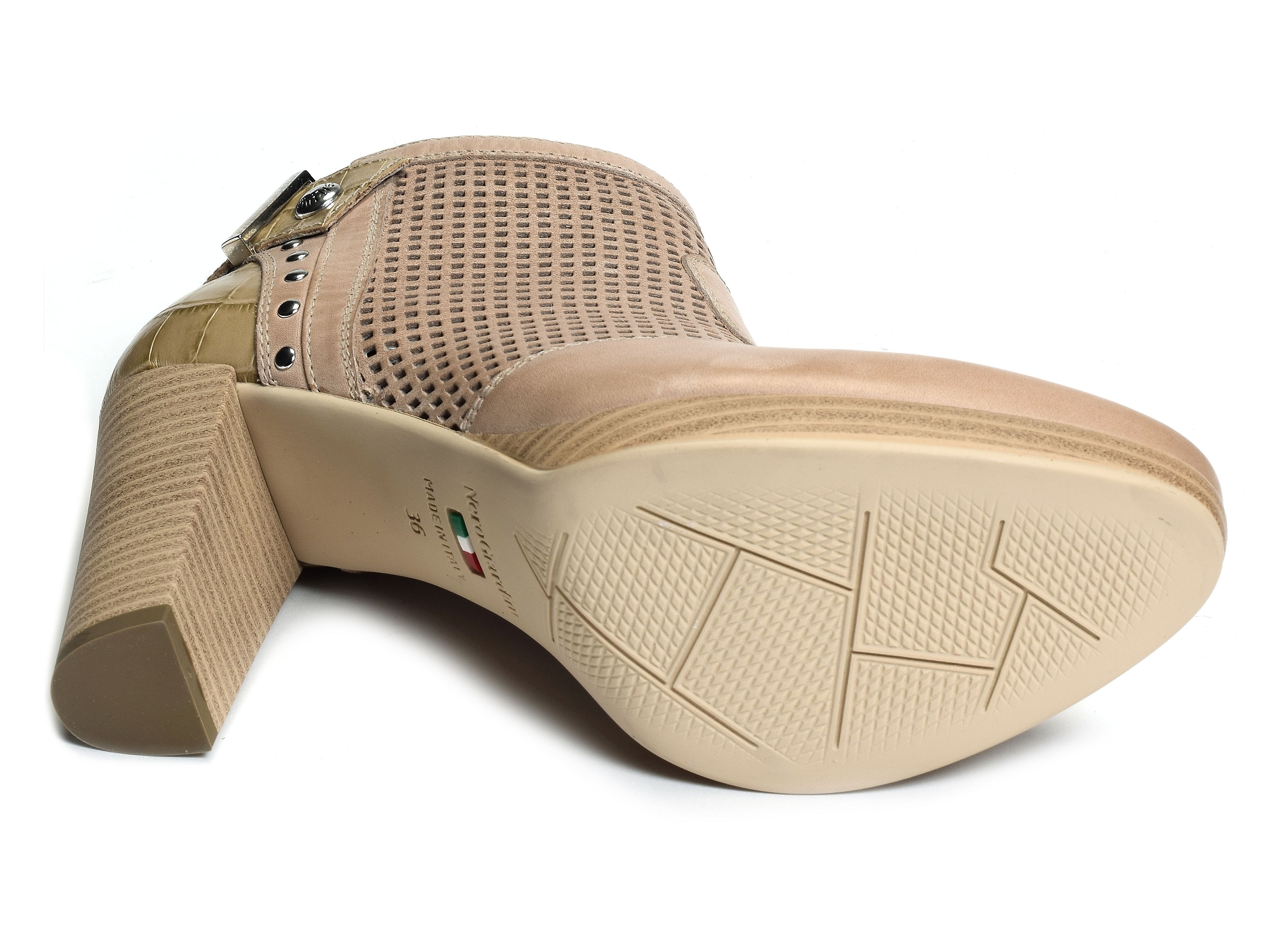 17860 beige
