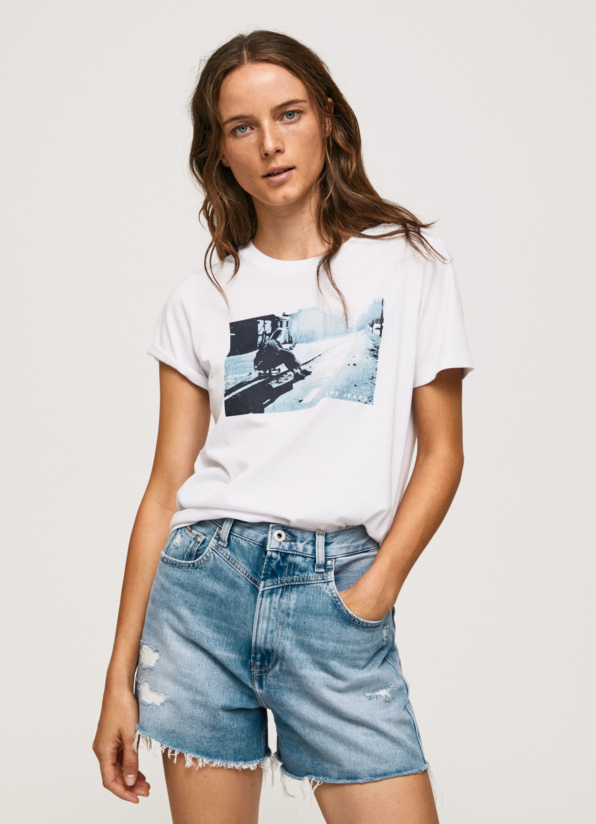 CAMISETA COM ESTAMPA FOTOGRÁFICA - branca