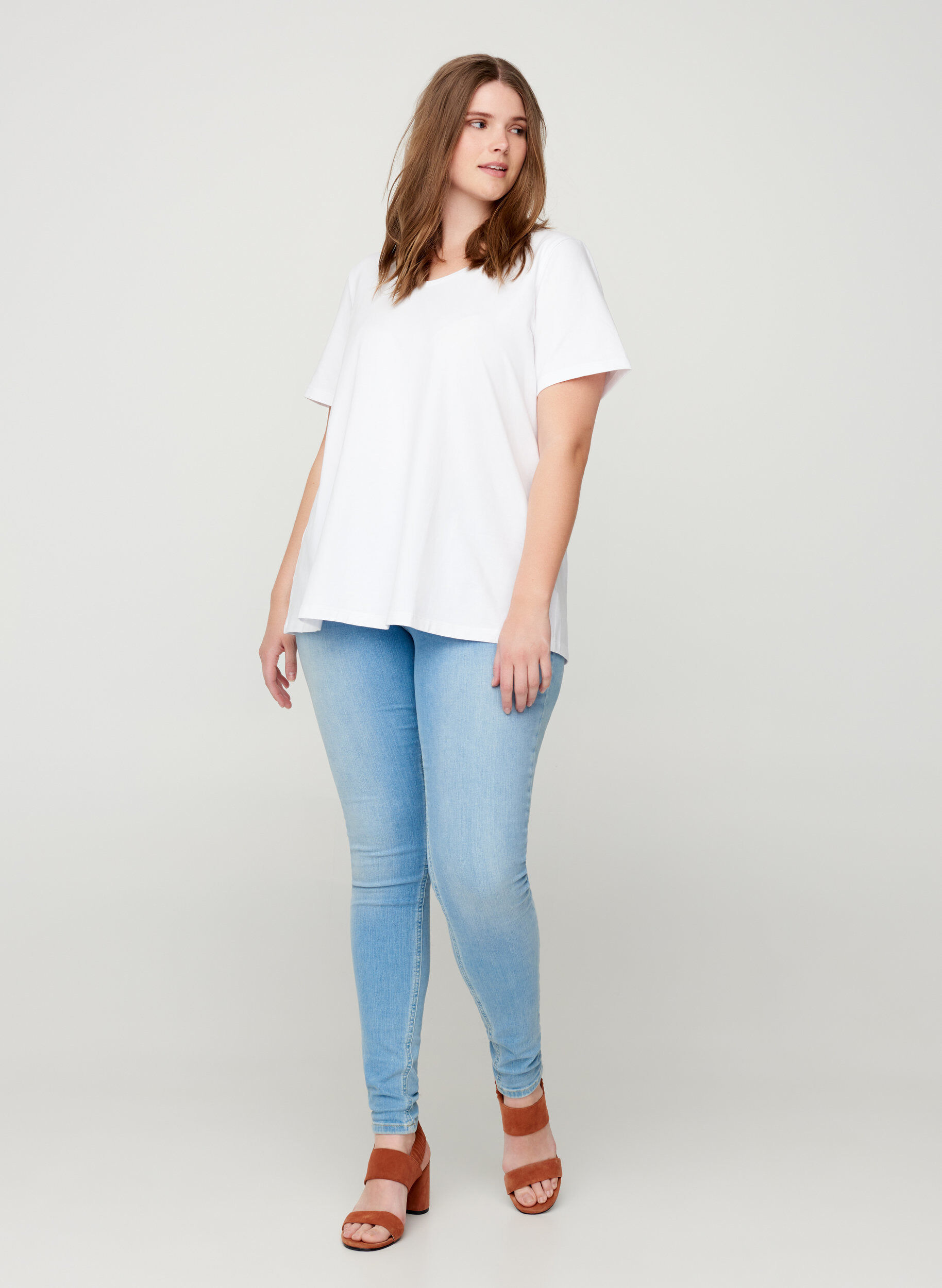 Basis t-shirt med v-hals