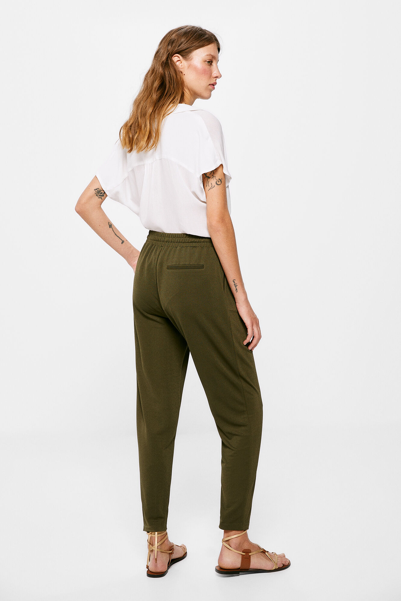 Calça Jogger - Estampa em Fundo Branco