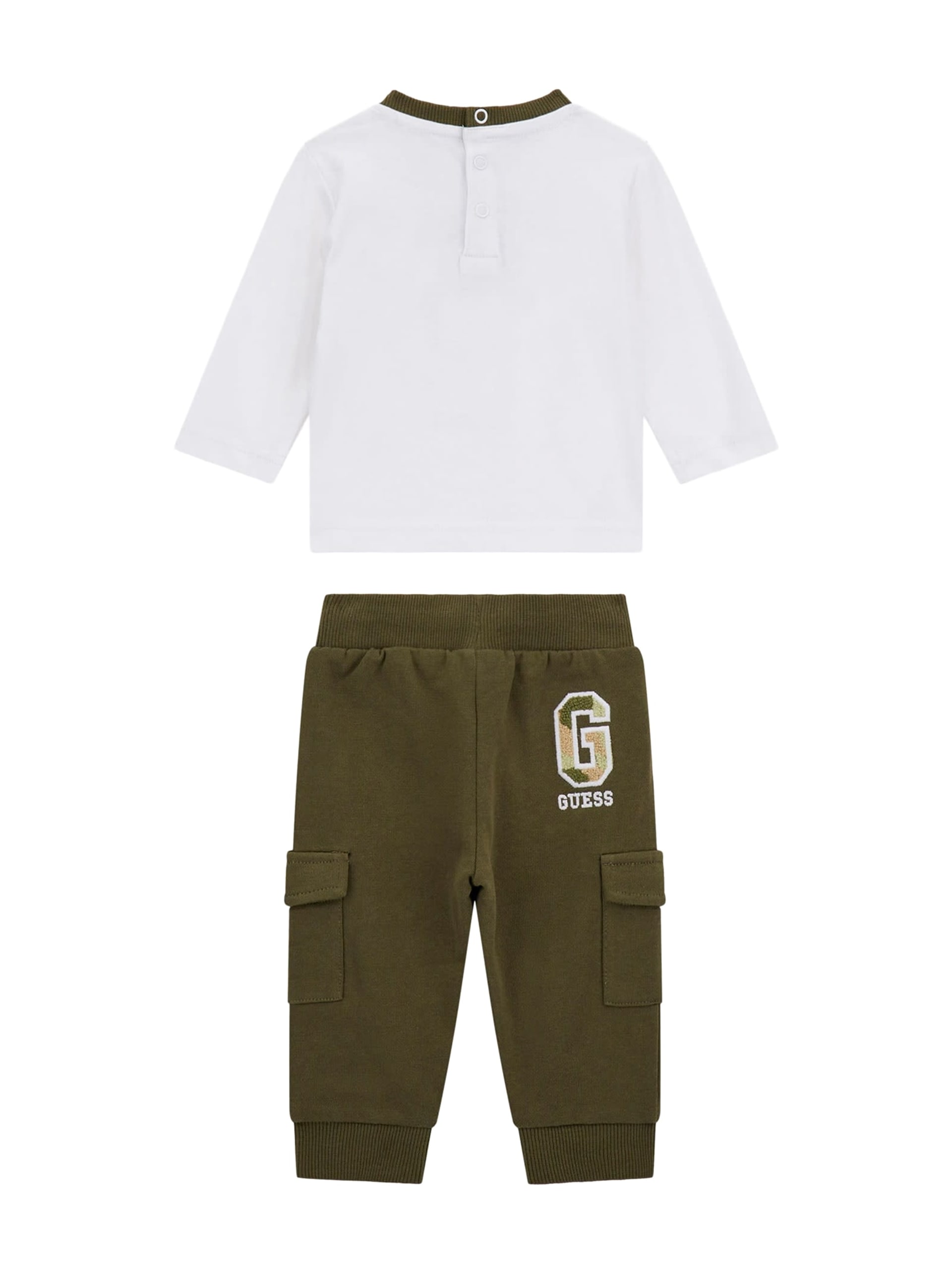 Conjunto de camiseta e calça
