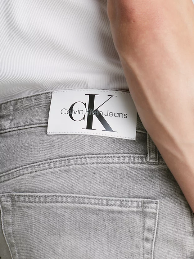 Calça jeans slim tapered