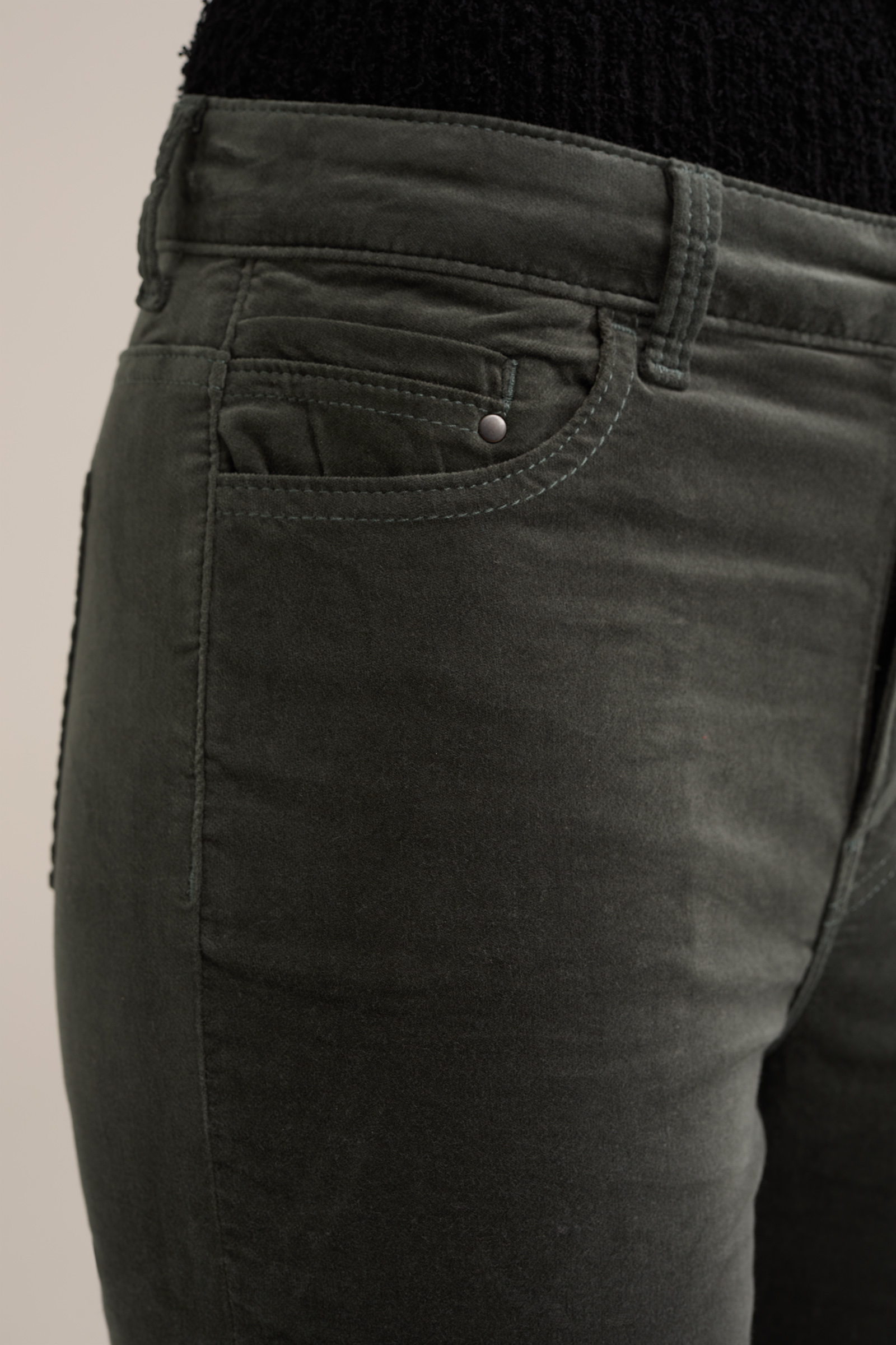velvet flared broek WE Fashion Legergroen