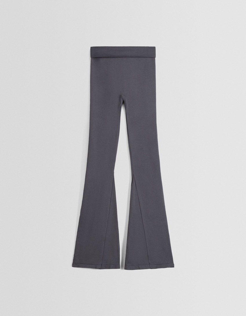 Calça flare push-up sem costura