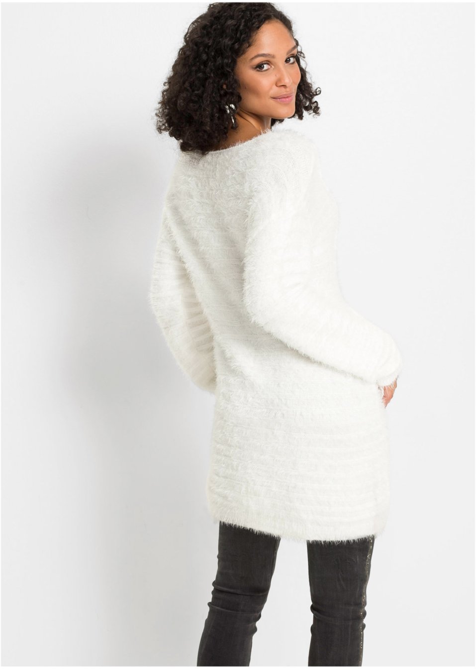 Pull long duveteux