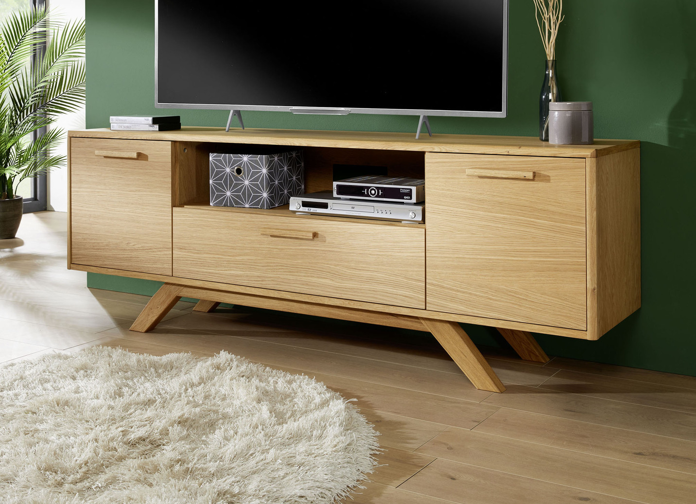 TV-Longboard mit massiven Holzbeinen und Holzgriffen