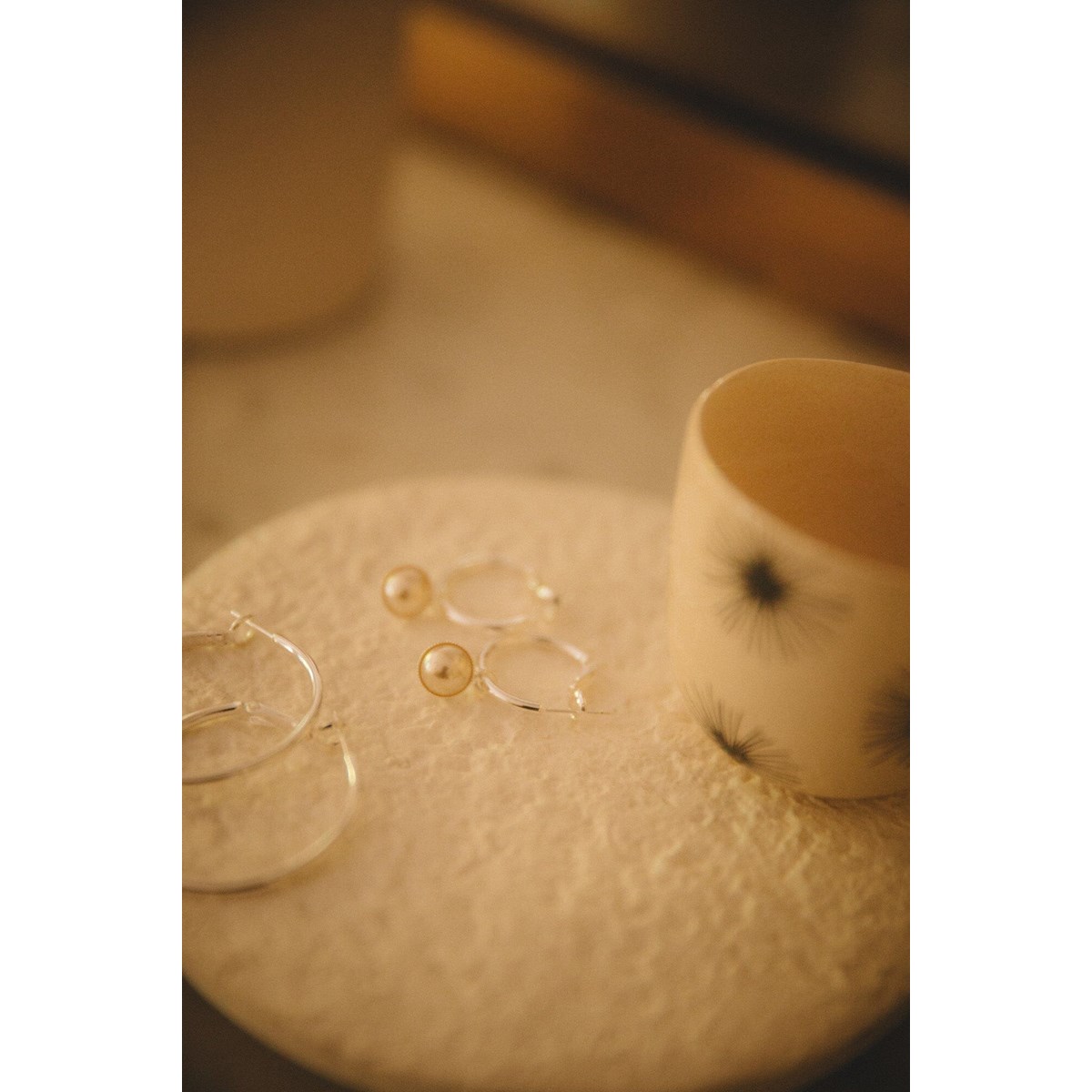 mini boucles d'oreilles créoles perles plaqué argent - NÉLYA