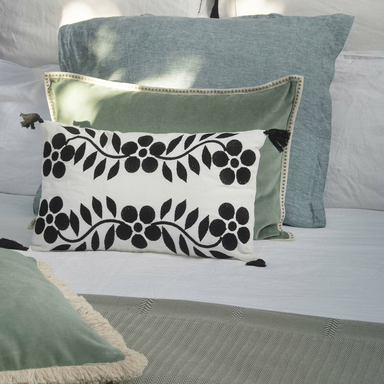 Febronie Housse de coussin velours Ella vert sauge