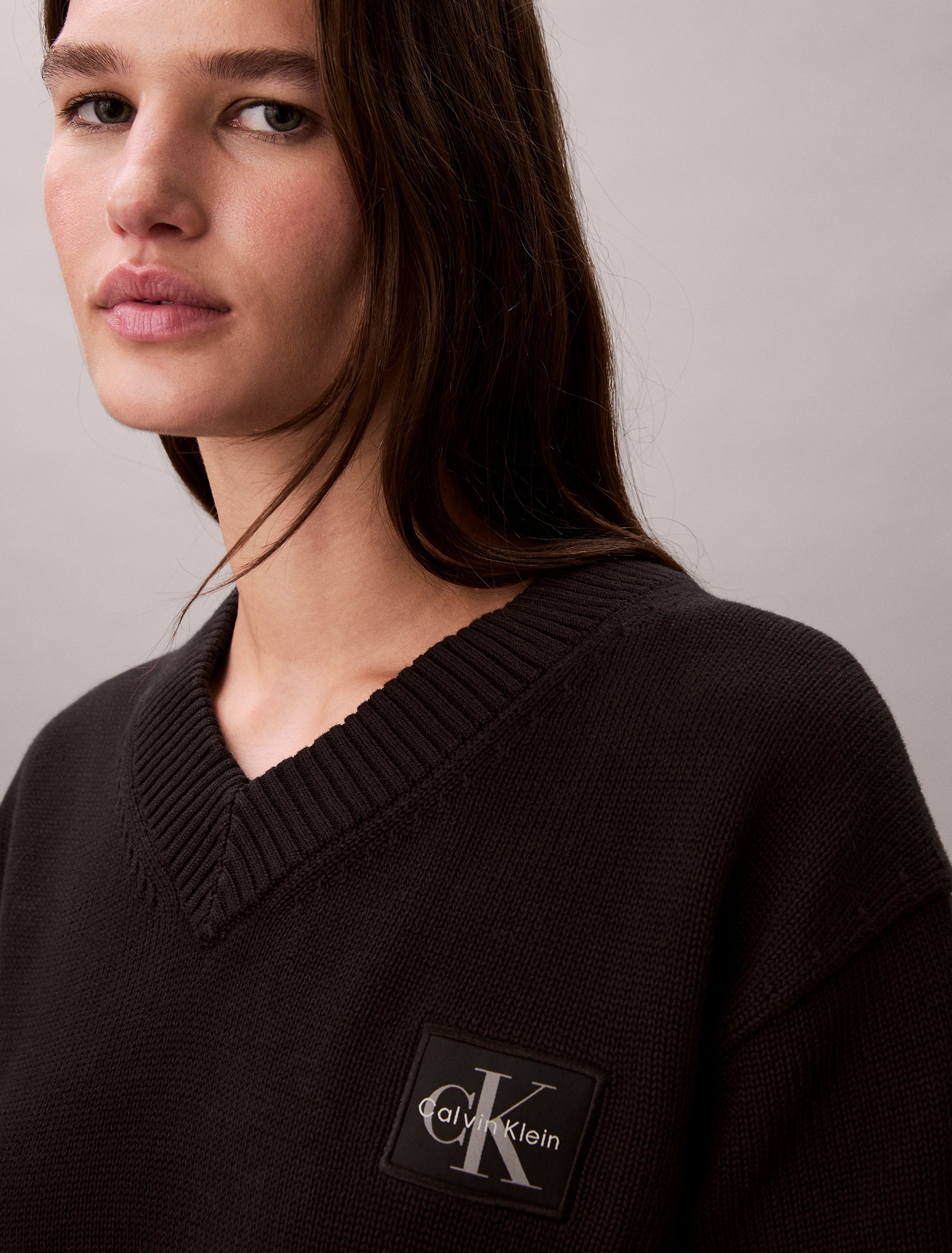 Calvin Klein Jeans V-Ausschnitt-Pullover , Feinstrick, taillenlang