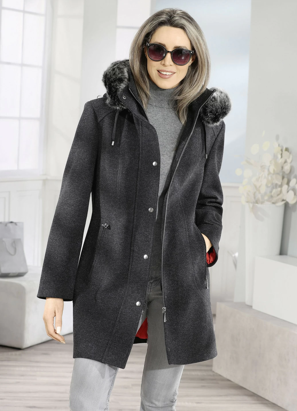 Longjacke mit abnehmbarer Kapuze