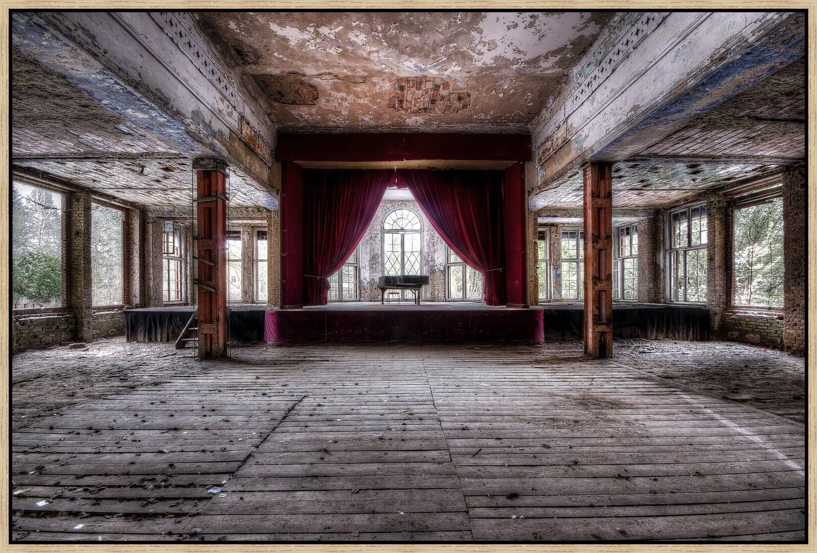 The Final Curtain by Roman Und Anna Küffner - Limited Edition. Edition of: 150. Signed.
