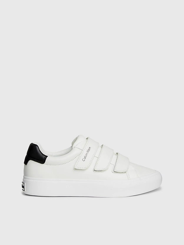 Tênis de couro com velcro