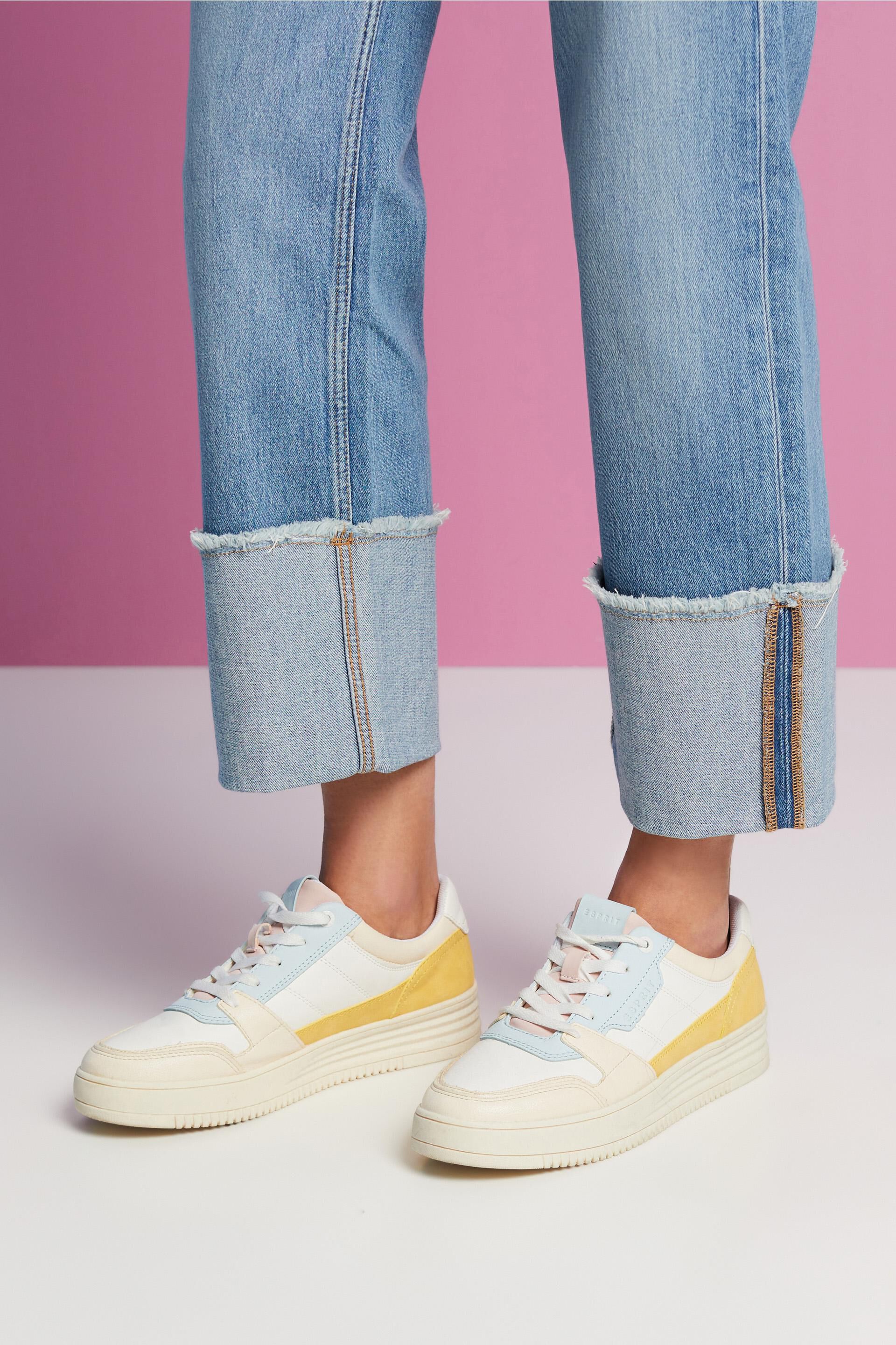 Sneakers en similicuir dotées d’une semelle à plateau