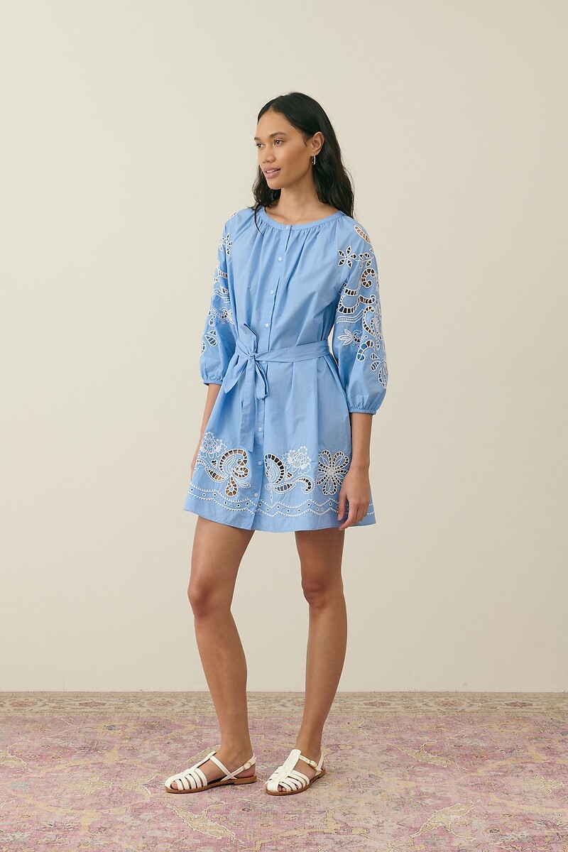 LOUISE MISHA<br>Vestido curto bordado, decote redondo, mangas 3/4, RINALA