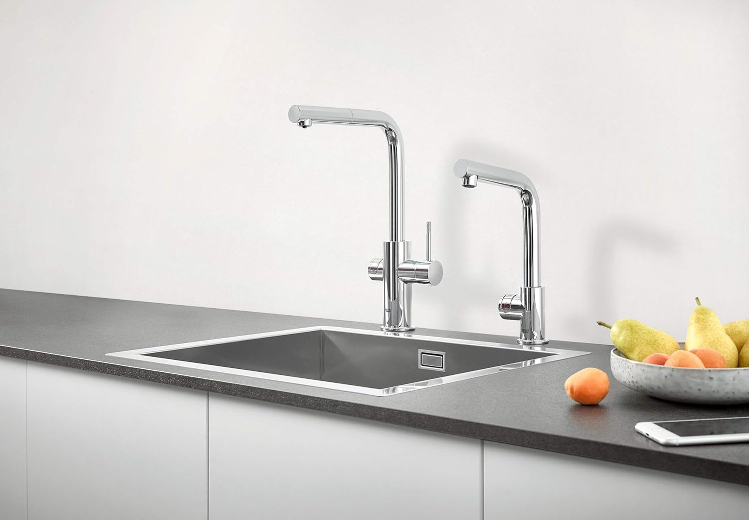 GROHE Blue Professional, Küchenarmatur mit Sprudel-, Kühl- & Filterfunktion (Wasserhahn für gefiltertes, kühles und sprudelndes Trinkwasser, herausziehbarer Auslauf, mit CO2 Flasche) chrom, 31326002