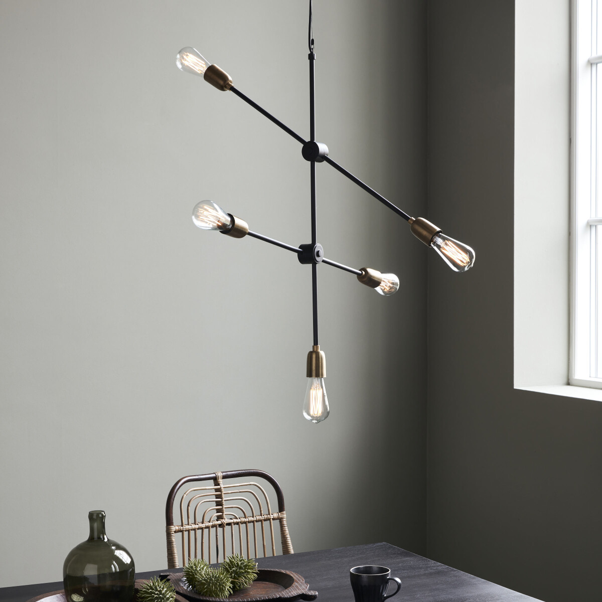 House Doctor - Pendel Lampe - Molecular - Sort Og Messing - H 78 CM