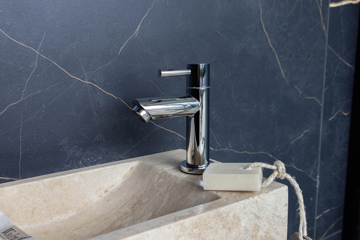 Saniclear White Travertin fonteinset met rechte kraan in chroom