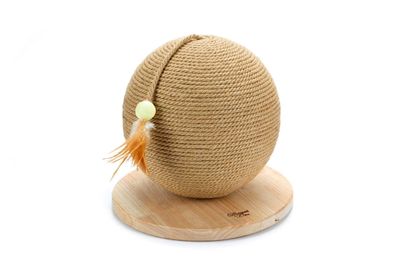 Designed By Lotte Kratzkugel »Designed by Lotte Holz Kratzball Balty«