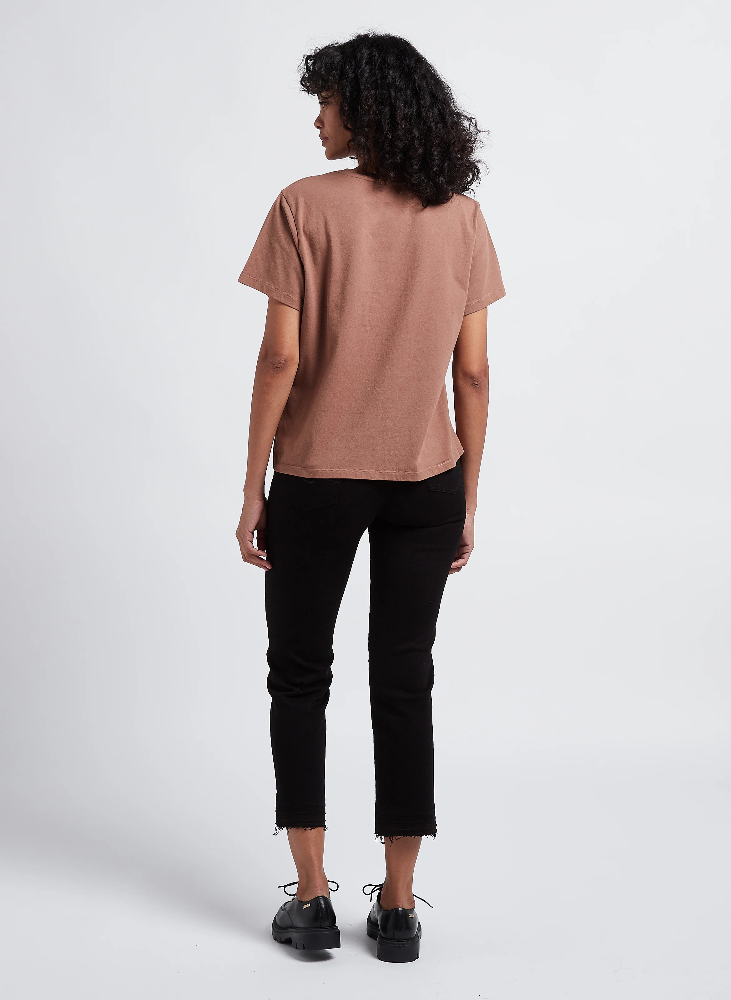 AMARA - Tee-shirt col rond sérigraphié en coton | Marron
