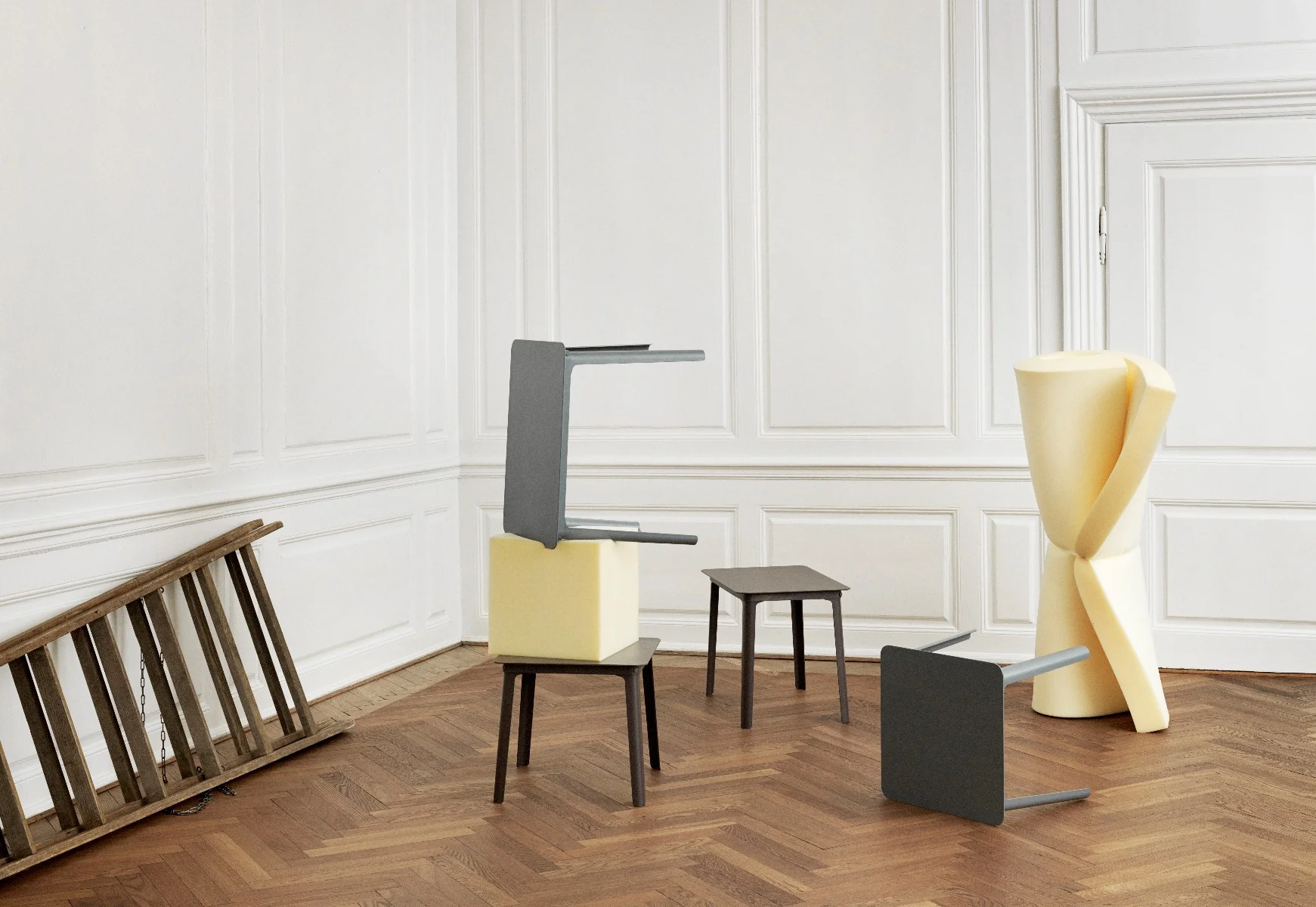 Normann Copenhagen  Steady bord - 46x60x41 cm.