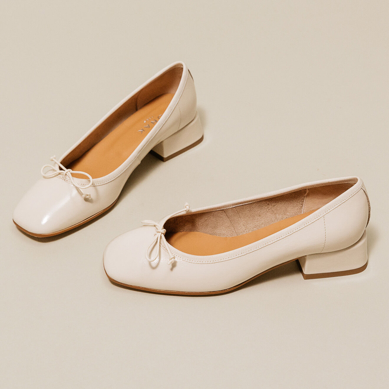 Jonak Ballerines en Cuir verni Sybille écrues