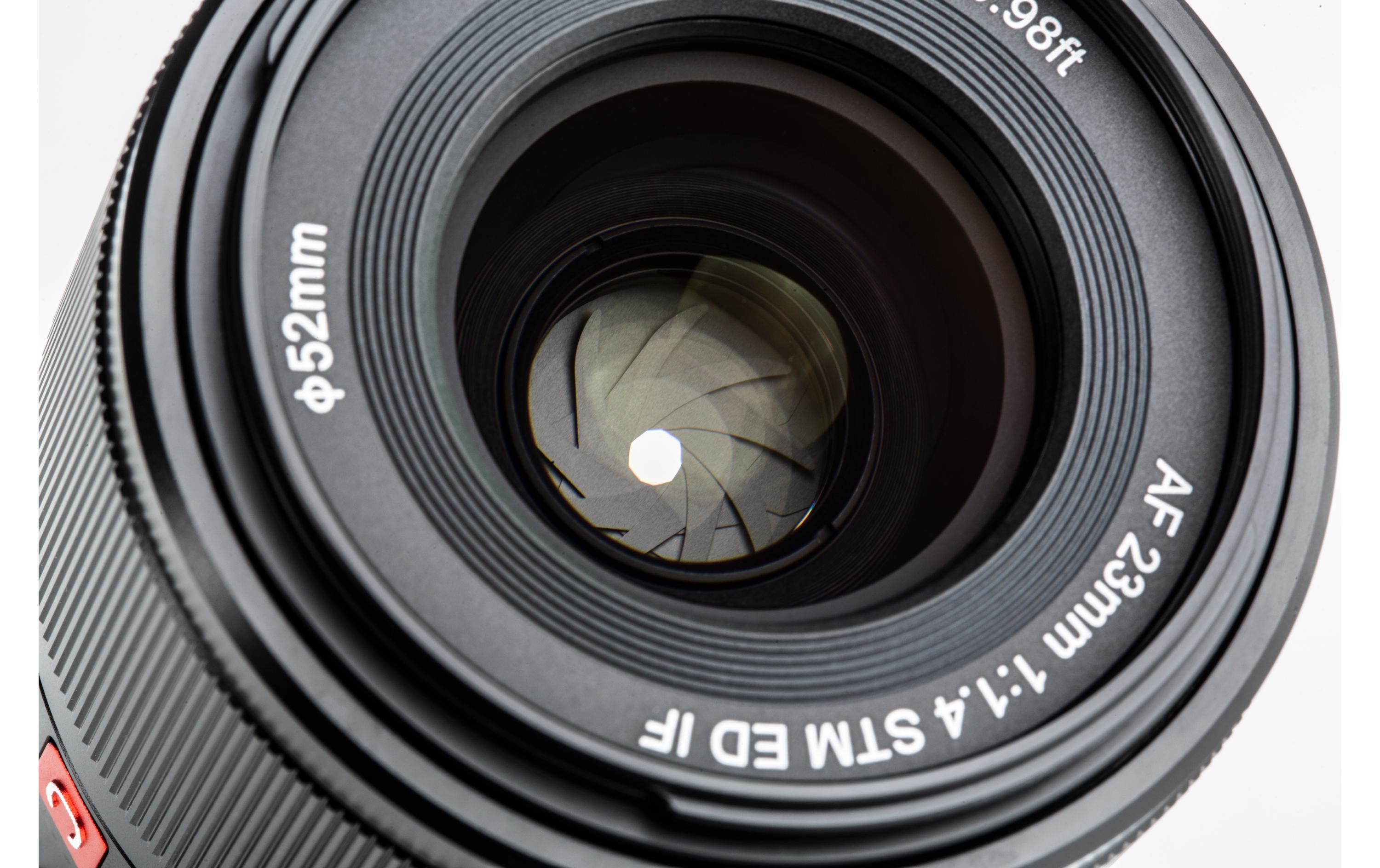 Festbrennweite AF 23mm F/1.4 – Sony E-Mount<br>Lichtstarkes Festbrennweitenobjektiv mit STM-Autofokusmotor