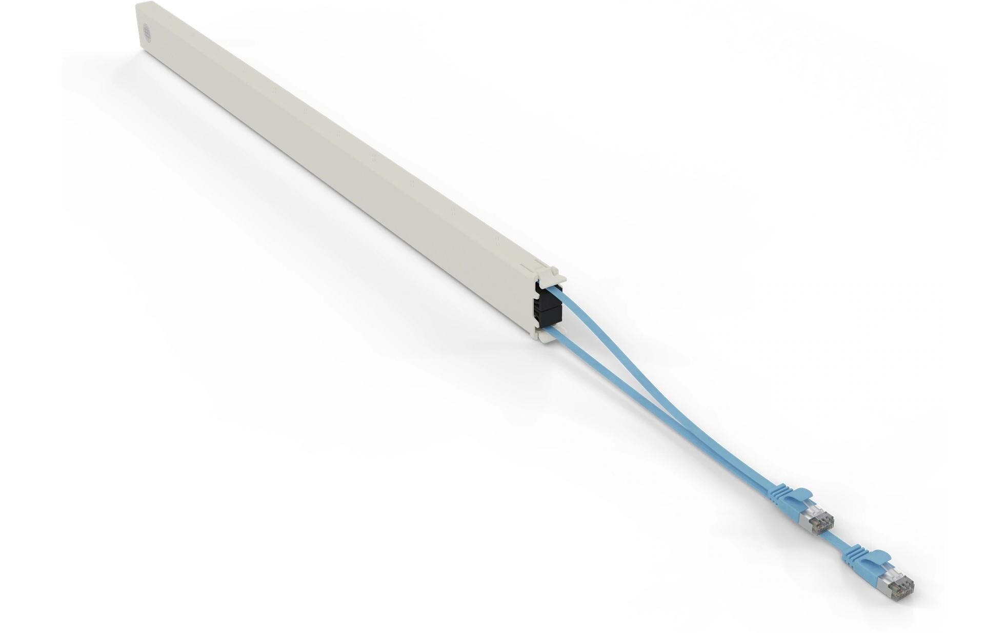 patchbox.one / Cassette / 46RU / Cat 6A, STP, 2.5 m, BlauAll-in-One Lösung für Ordnung im Netzwerkschrank