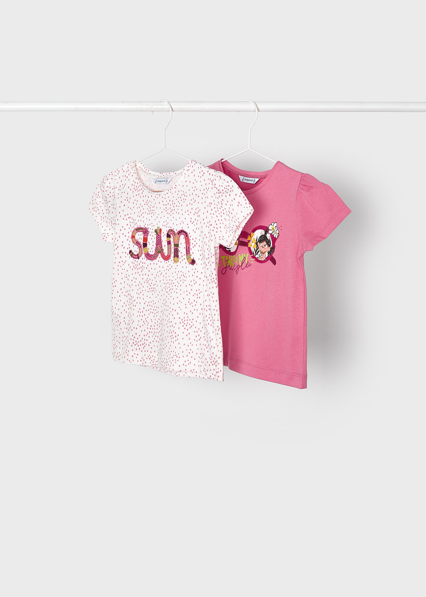 Conjunto de 2 camisetas de manga curta em algodão sustentável para meninas.