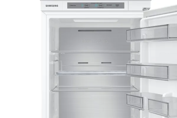 Samsung BRB30705EWW - Køleskab/fryser - bund-fryser - til indbygning - niche - bredde: 55.5 cm - dybde: 56 cm - højde: 193.8 cm - 298 liter - Klasse E - almindelig hvid
