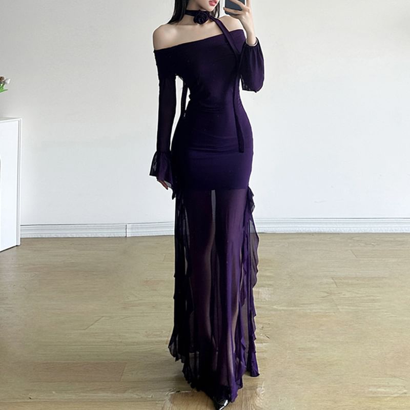 Sosana - Off-shoulder maxi-jurk met opengewerkte mouwen, mesh en doorschijnende split en klokmouwen