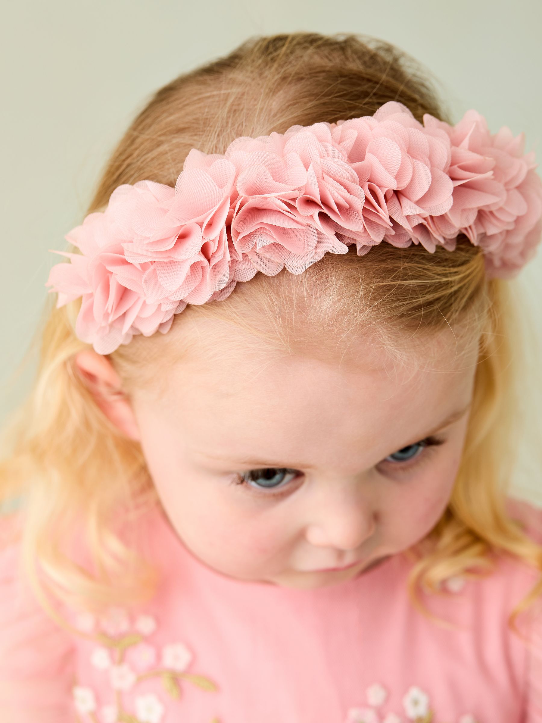 JoJo Maman Bébé haarband met bloemenkroon