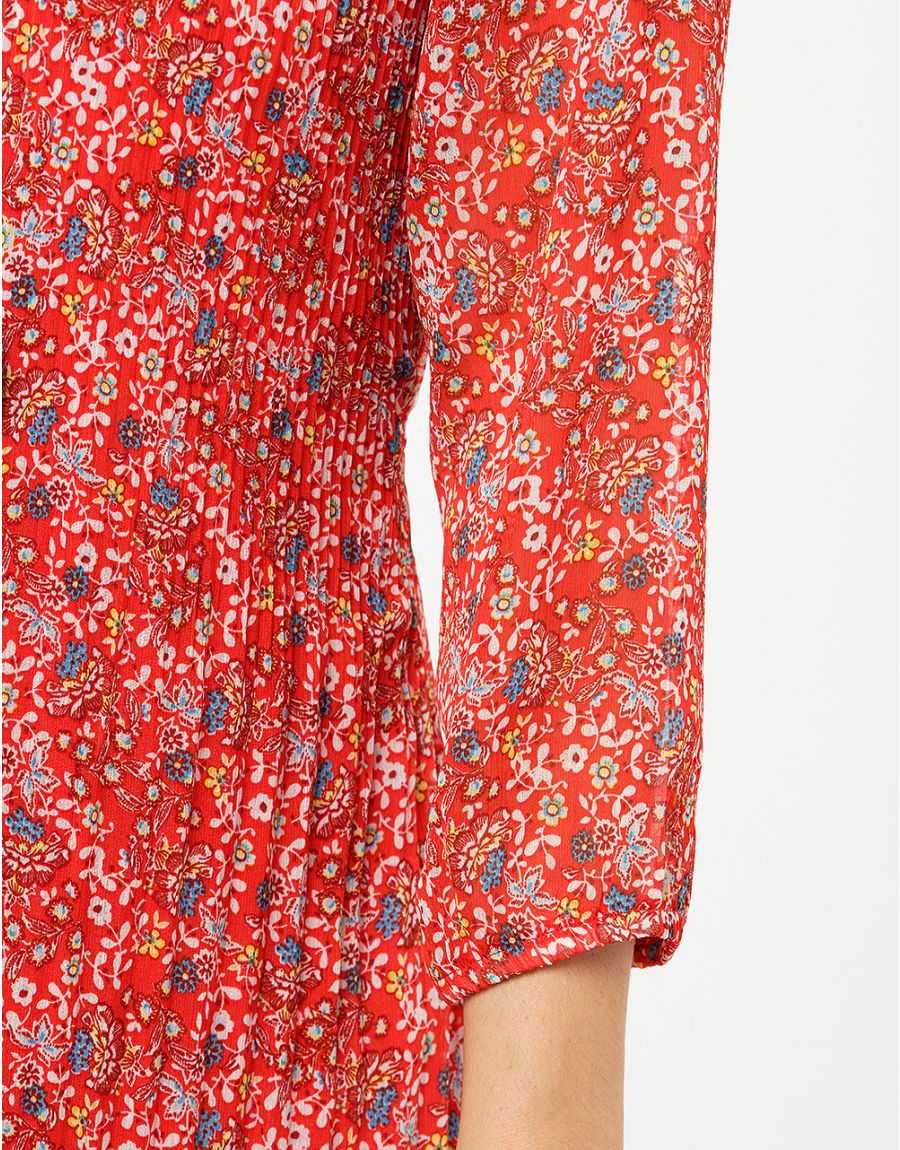 Robe rouge fin plissé