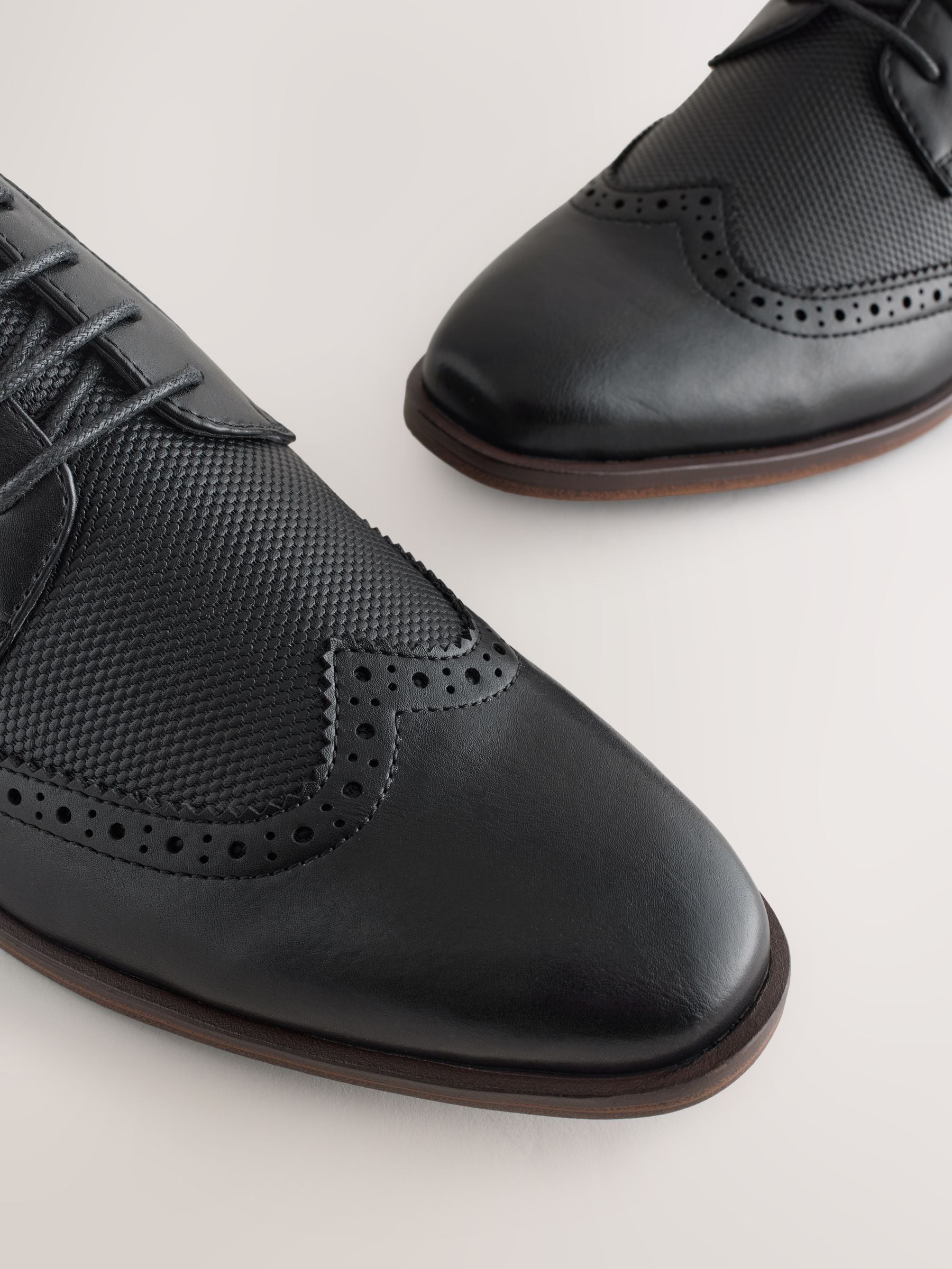 Zwart - Wingcap Brogue Shoes