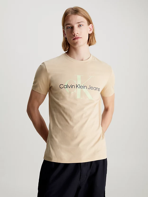 Camiseta slim fit com monograma