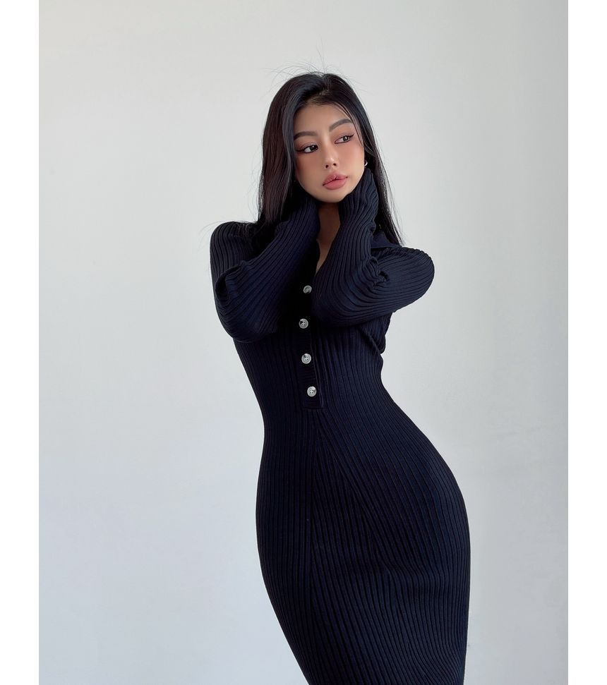 LIVIE - Gebreide midi-jurk met lange mouwen en kraag