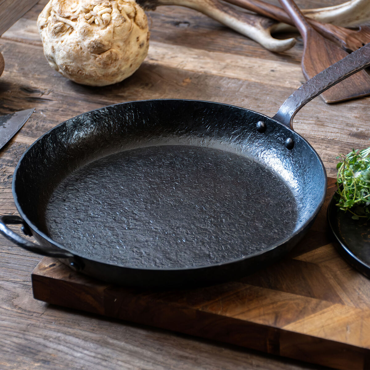 Satake Kuro BBQ-stekepanne 28 cm, kullstål